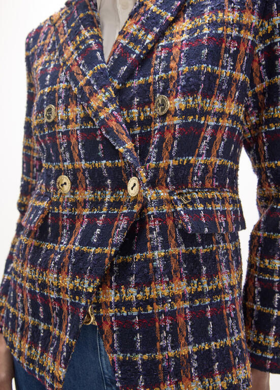 BLAZER EM TWEED AZUL ESCURO COM BOTÕES DOURADOS E CORTE ASSERTOADO - LOLA CASADEMUNT