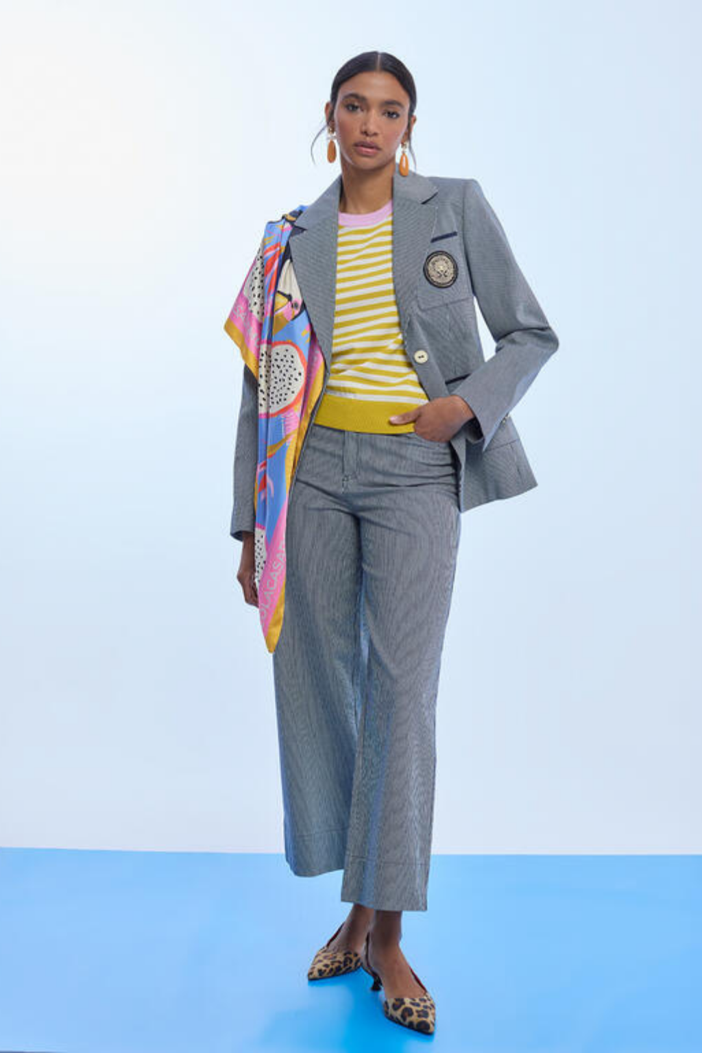 BLAZER DE RISCAS AJUSTADO COM EMBLEMA NO BOLSO - LOLA CASADEMUNT