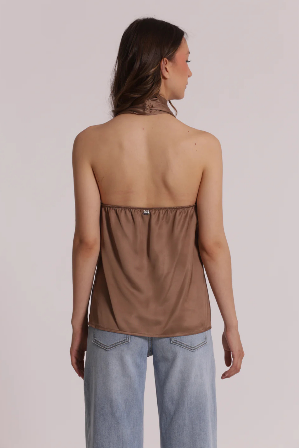 TOP DE CETIM COM DETALHE JÓIA - MIMI MUA