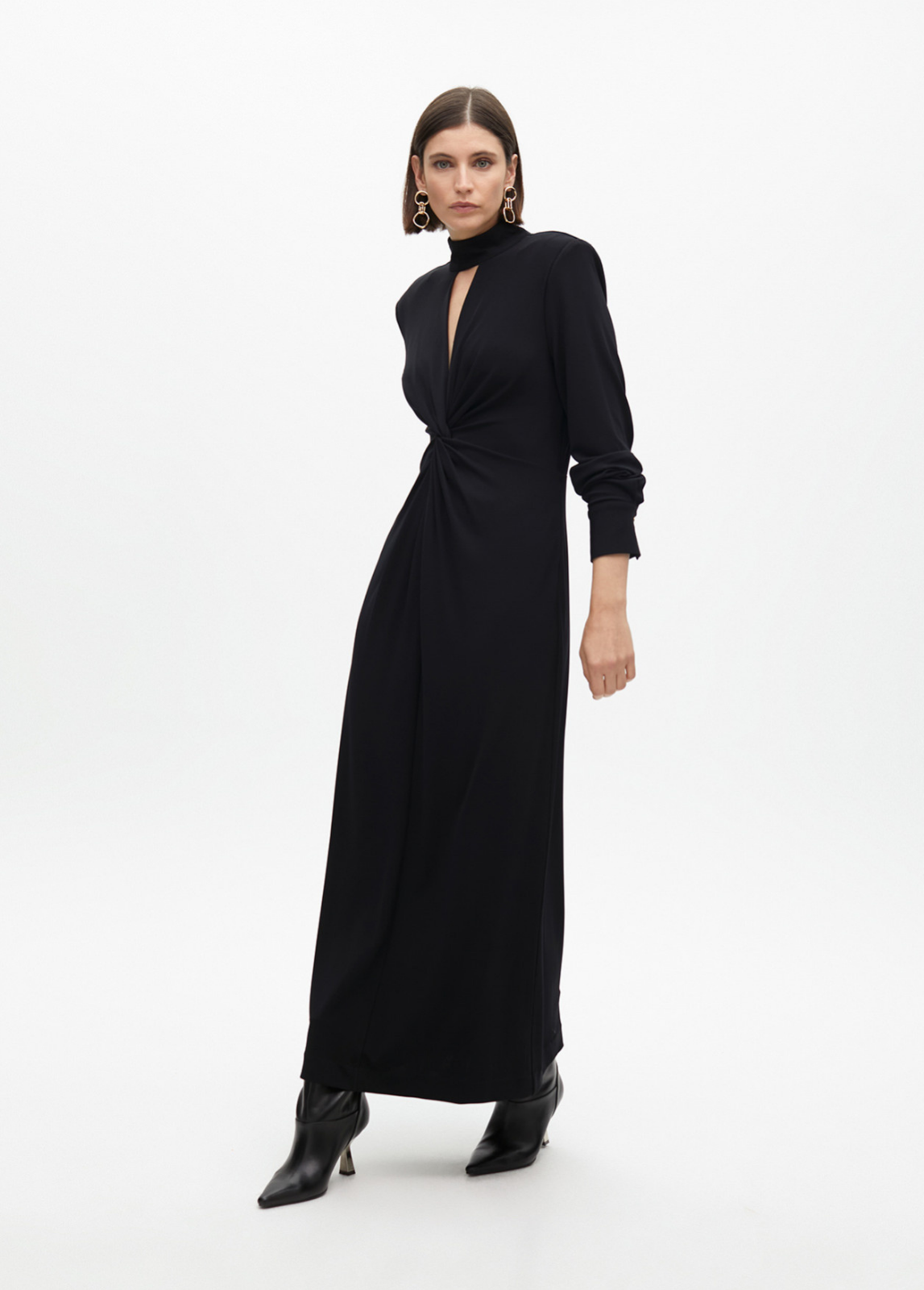 VESTIDO COMPRIDO EM MALHA SUAVE COM ABERTURA NO PESCOÇO - LOLA CASADEMUNT