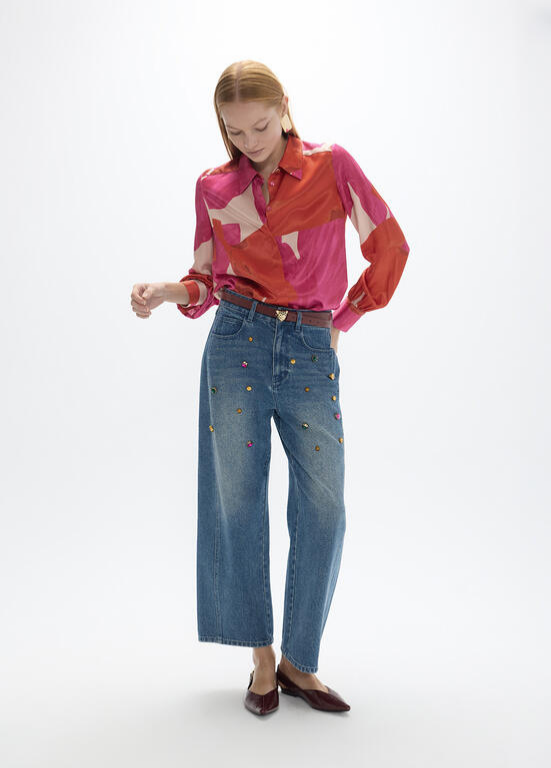 JEANS COM LAVAGEM MÉDIA E PEDRARIAS MULTICOLOR MAITE - LOLA CASADEMUNT