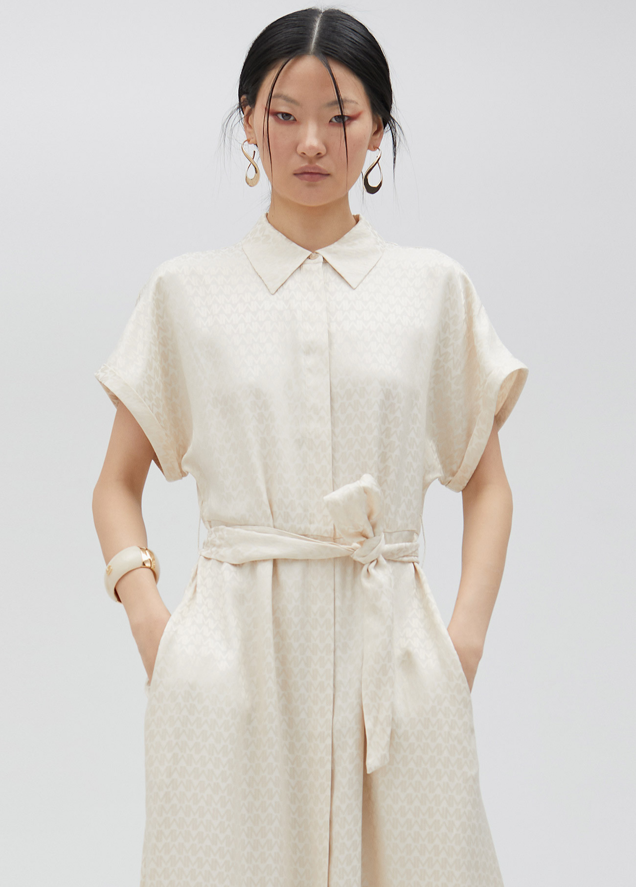 VESTIDO CAMISEIRO ACETINADO - LOLA CASADEMNT BY MAITE
