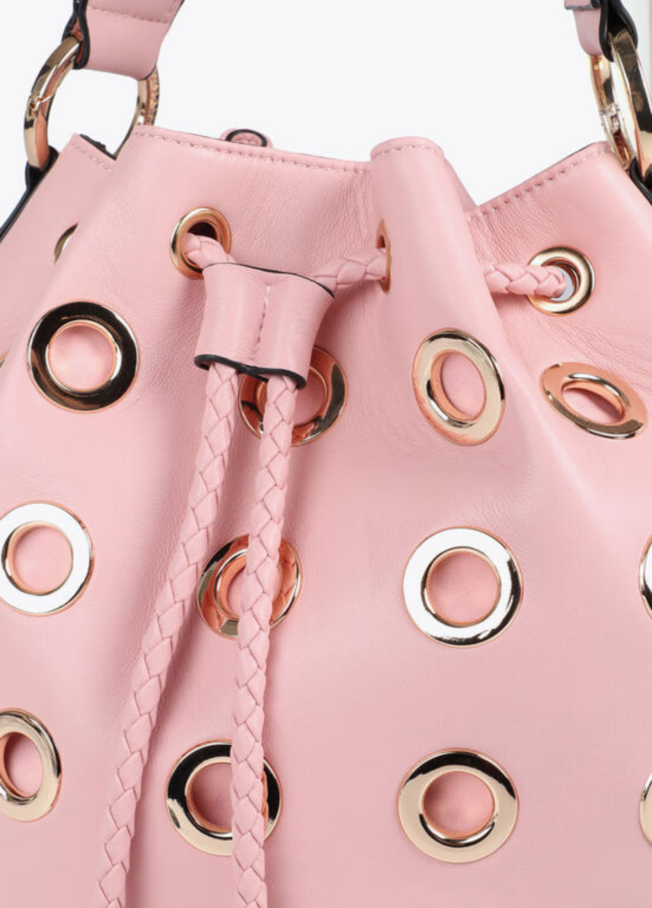 BUCKET BAG COM ILHÓS DOURADAS - LOLA CASADEMUNT BY MAITE