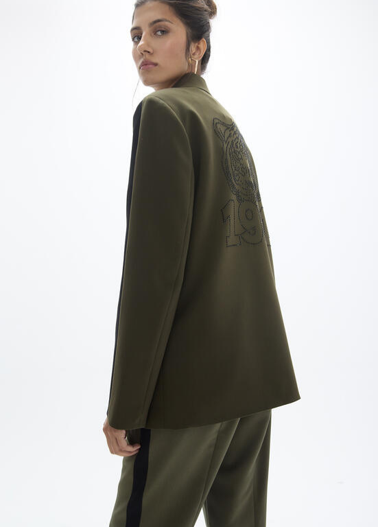 BLAZER VERDE KAKI COM CONTRASTE A PRETO E STRASS 1981 NAS COSTAS LC - LOLA CASADEMUNT