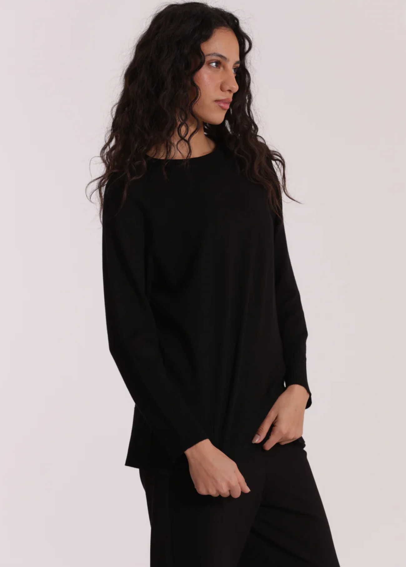 CAMISOLA DE MALHA OVERSIZED COM GOLA REMOVÍVEL - MIMI MUA