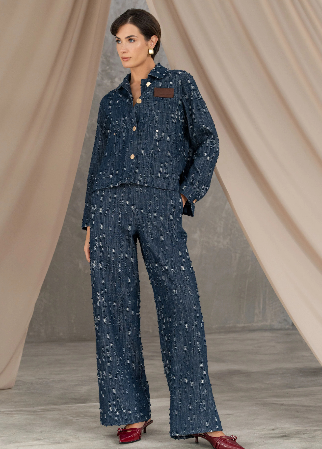 JEANS FEMININOS WIDE LEG COM RELEVOS - FERRACHE