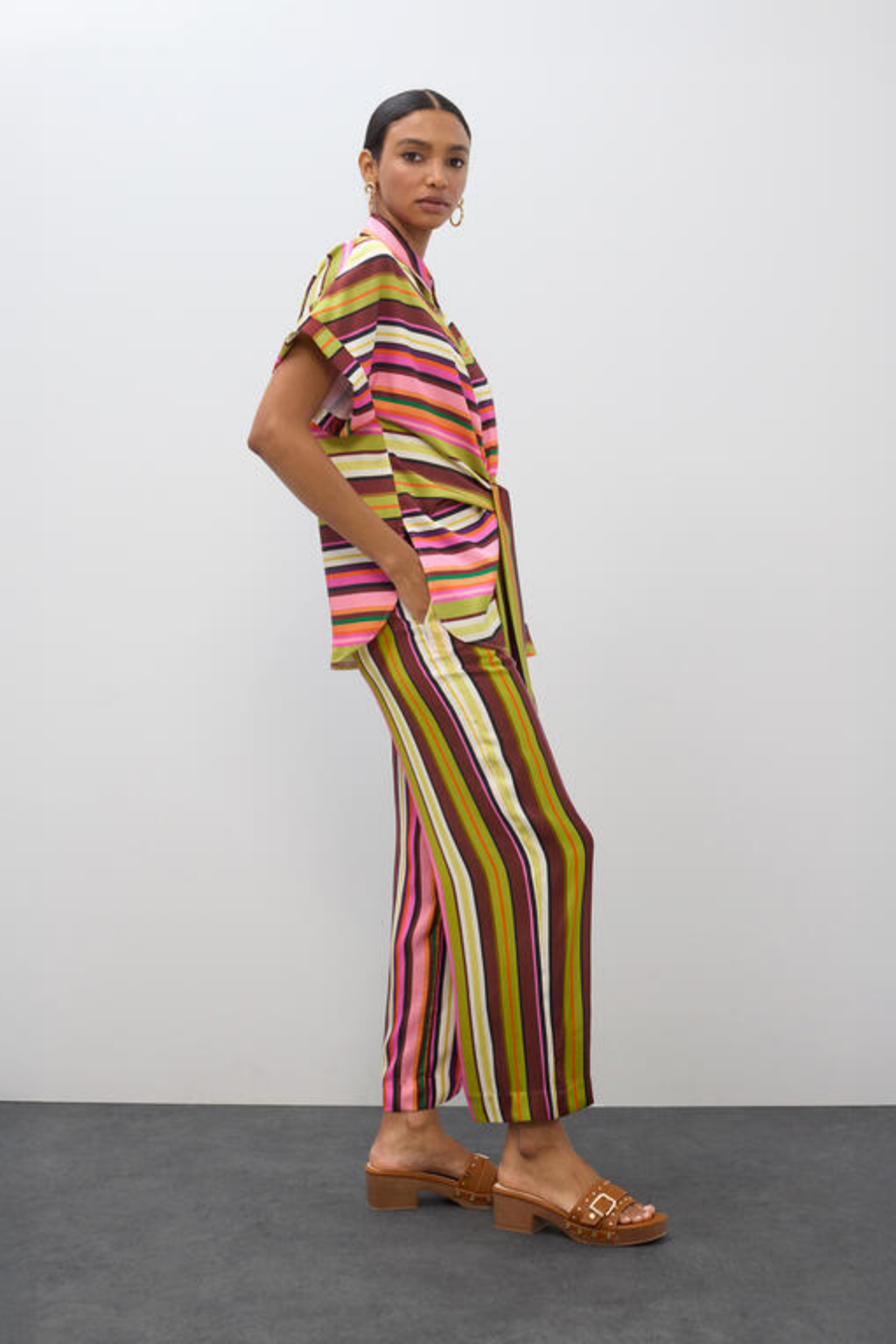 CALÇAS ÀS RISCAS MULTICOLOR - LOLA CASADEMUNT