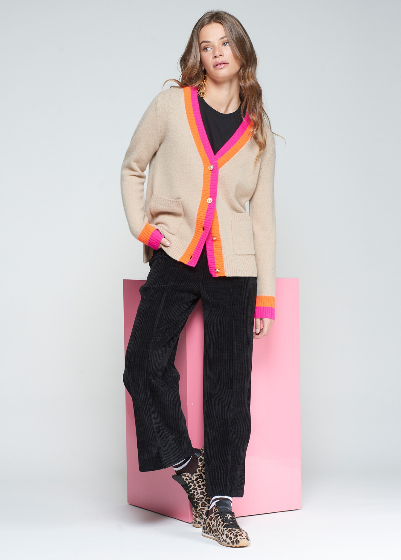 CARDIGAN ALINA DE MALHA BEGE ROSA LARANJA - VILAGALLO