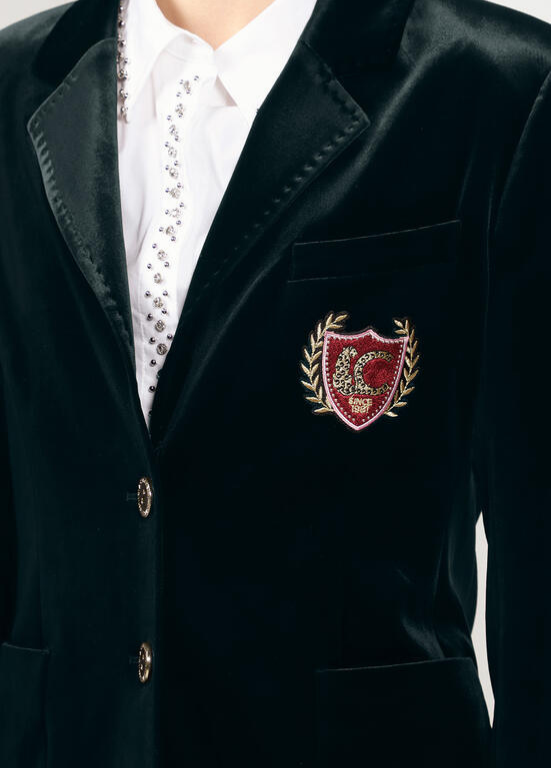 BLAZER DE VELUDO VERDE COM BRAZÃO TIPO EMBLEMA LC - LOLA CASADEMUNT