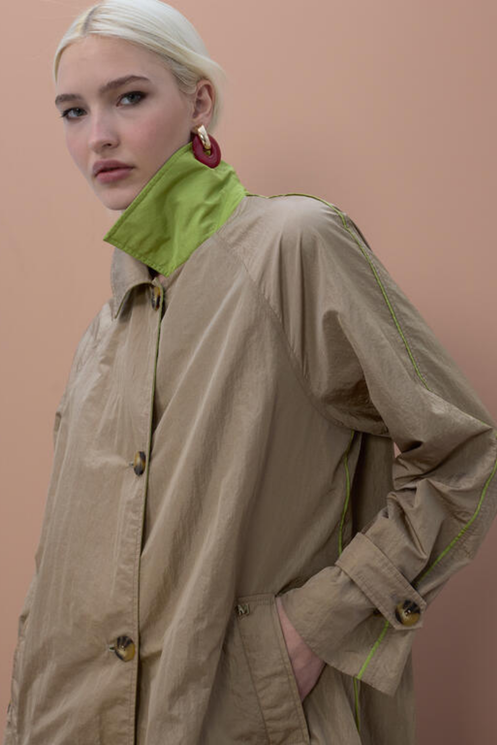 TRENCH REVERSÍVEL BEGE E VERDE - LOLA CASADEMUNT BY MAITE