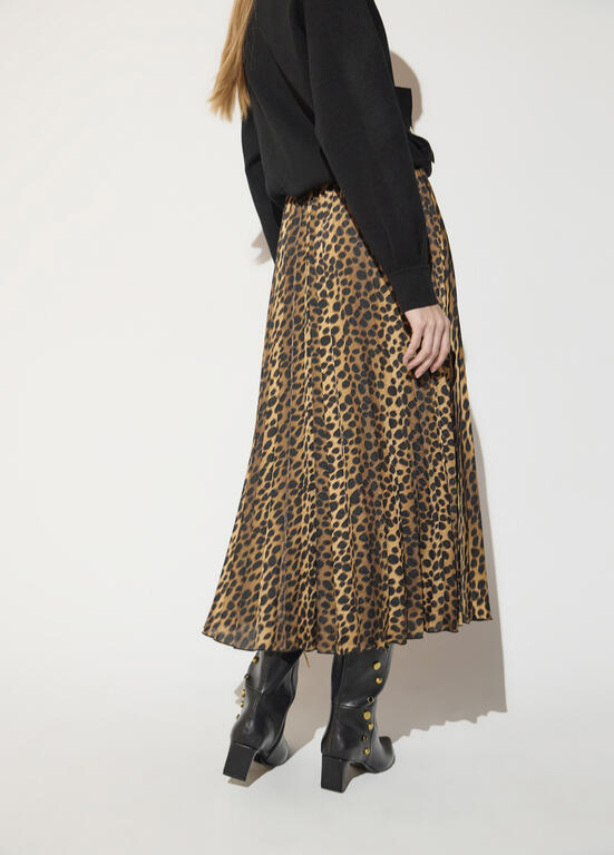 SAIA PLISSADA DE CETIM COM ESTAMPA ANIMAL PRINT BY MAITE - LOLA CASADEMUNT
