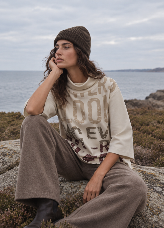 CAMISOLA DE MALHA SUPER SOFT ESTAMPADO LETTERING À FRENTE - BARBARA LEBEK