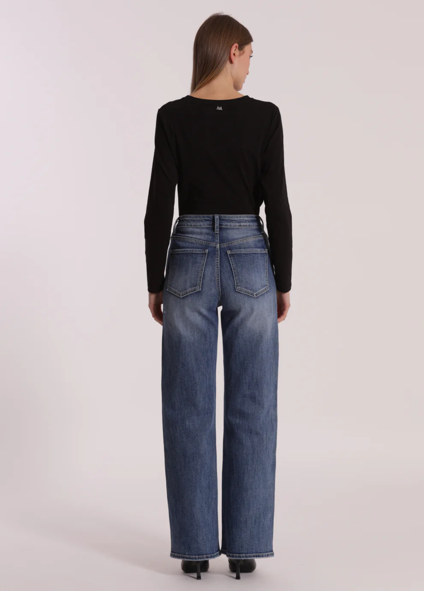 CALÇAS DE GANGA LARGAS COM STRASS À FRENTE - MIMI MUA