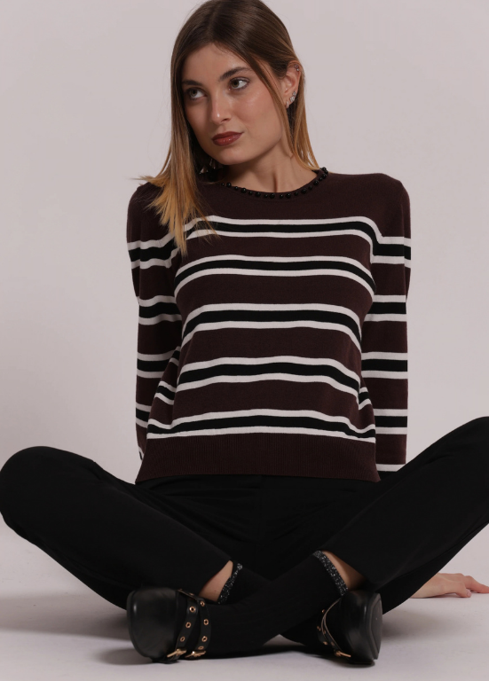 CAMISOLA DE MALHA DE RISCAS HORIZONTAIS E DETALHES DE PÉROLAS - MIMI MUA