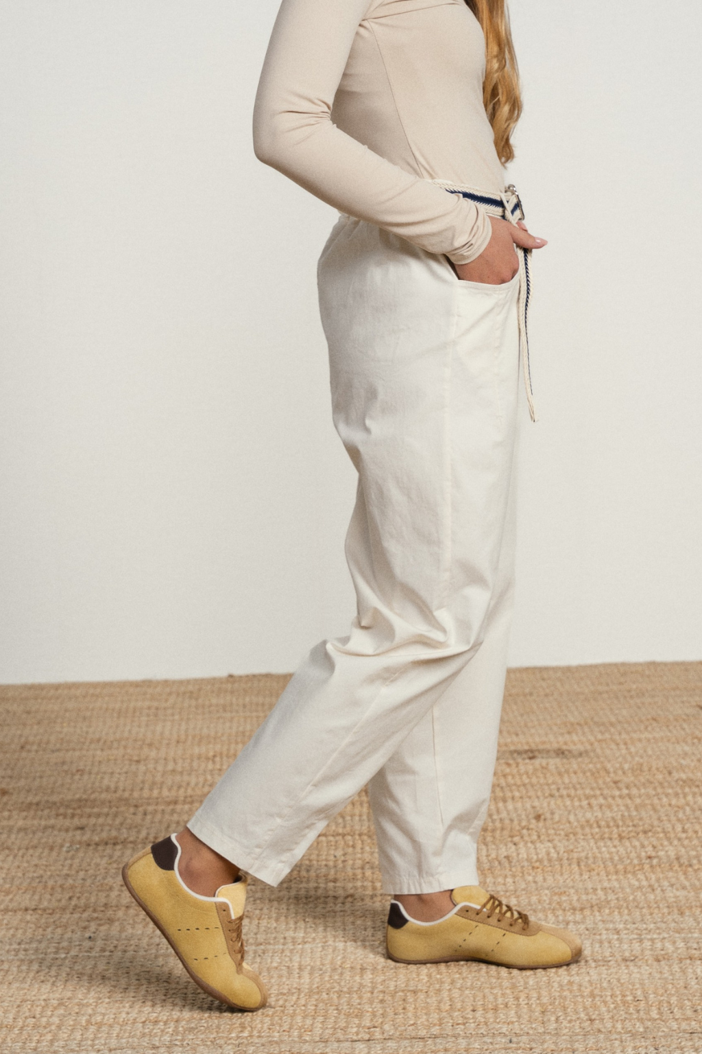 CALÇAS EM ALGODÃO COM CINTO - SMF