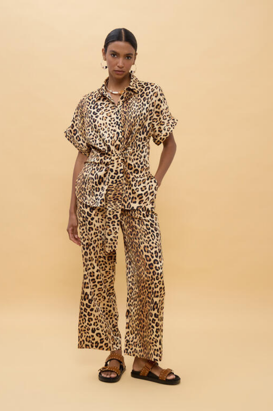 CALÇAS ANIMA PRINT CORTE LATGO - LOLA CASADEMUNT