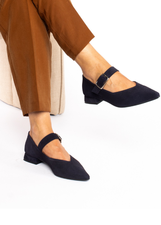 SAPATOS RASOS CLÁSSICOS COM FIVELA - TAPADAS
