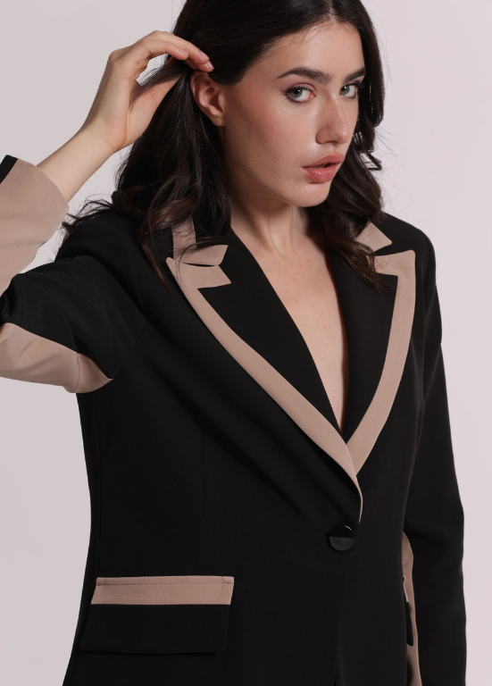 BLAZER LONGO PRETO DE TÉCNICO COM CONTRASTE BEGE - MIMI MUA