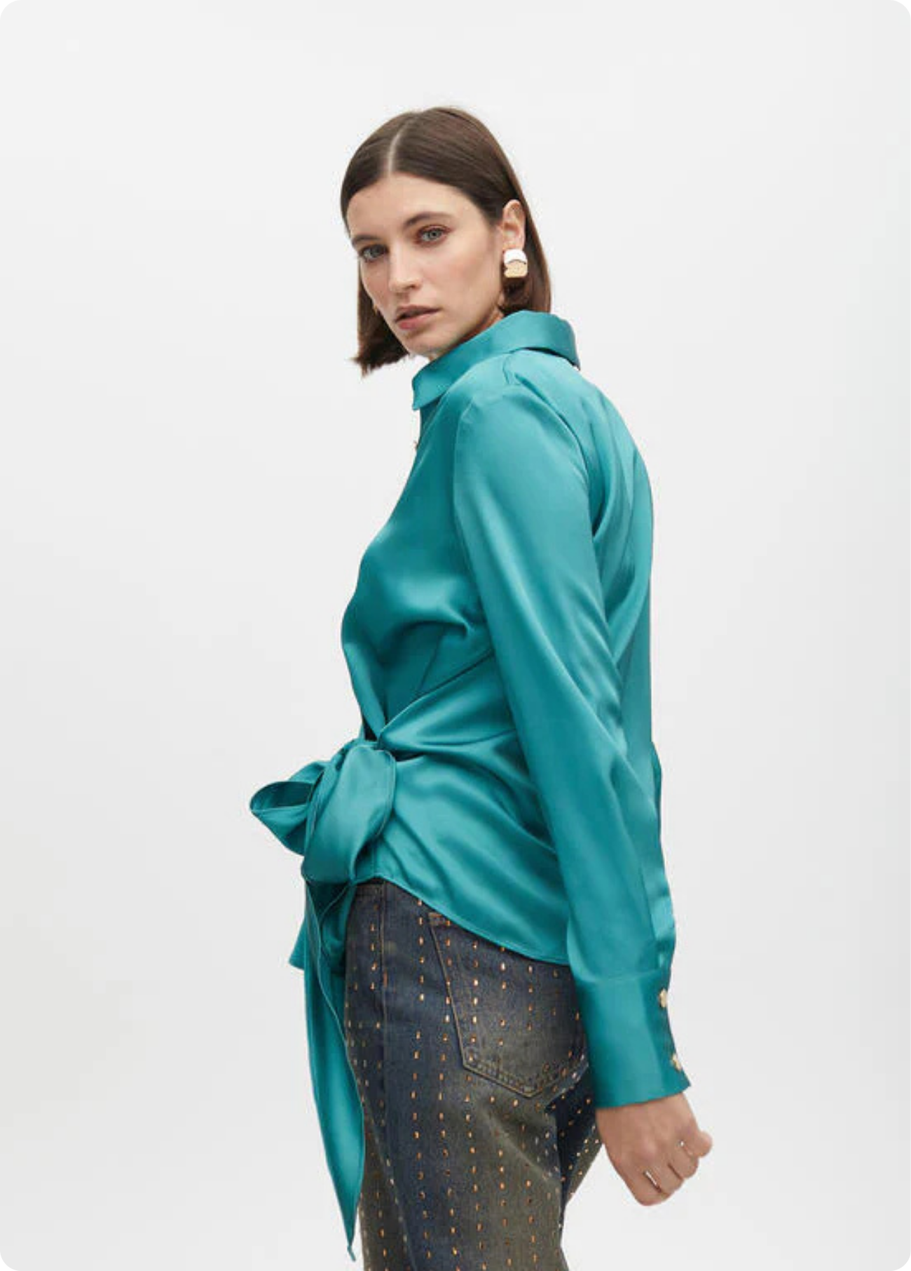 CAMISA ACETINADA COM LAÇADA - LOLA CASADEMUNT