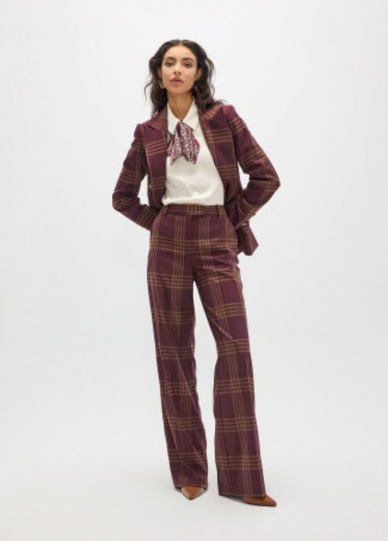 CAMISA REGULAR COM GOLA DE LENÇO COM MONOGRAMA EM CORRENTE BY MAITE - LOLA CASADEMUNT