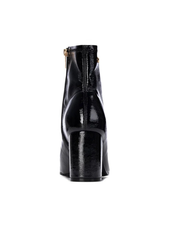 BOTIM EM COURO ENVERNIZADO COM SALTO - XTI SHOES