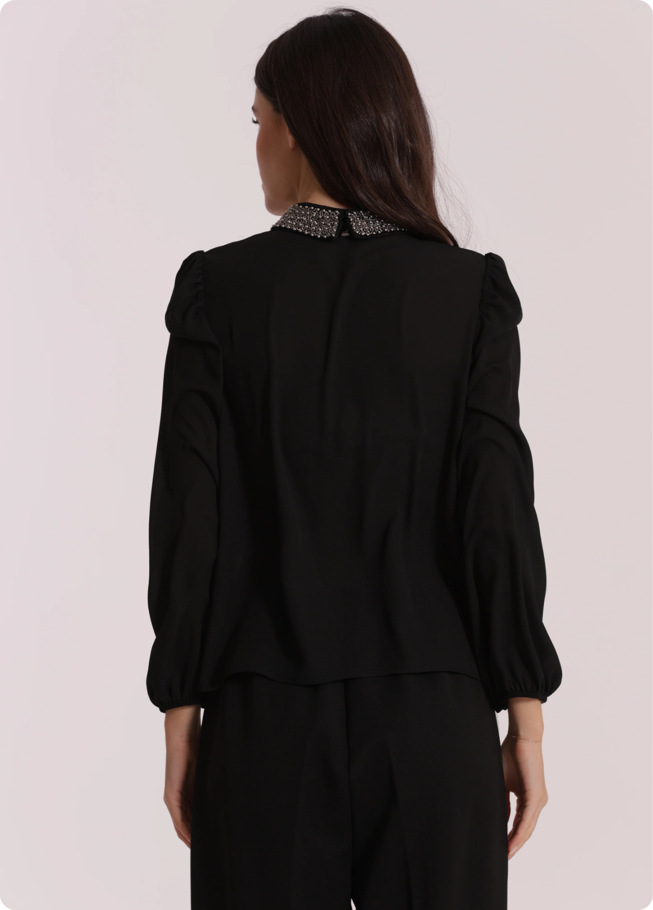 CAMISA COM DETALHE EM PEDRARIA - MIMI MUA