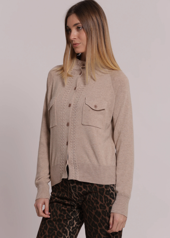 CARDIGAN DE MALHA COM BOTÕES E TORCIDOS - MIMI MUA