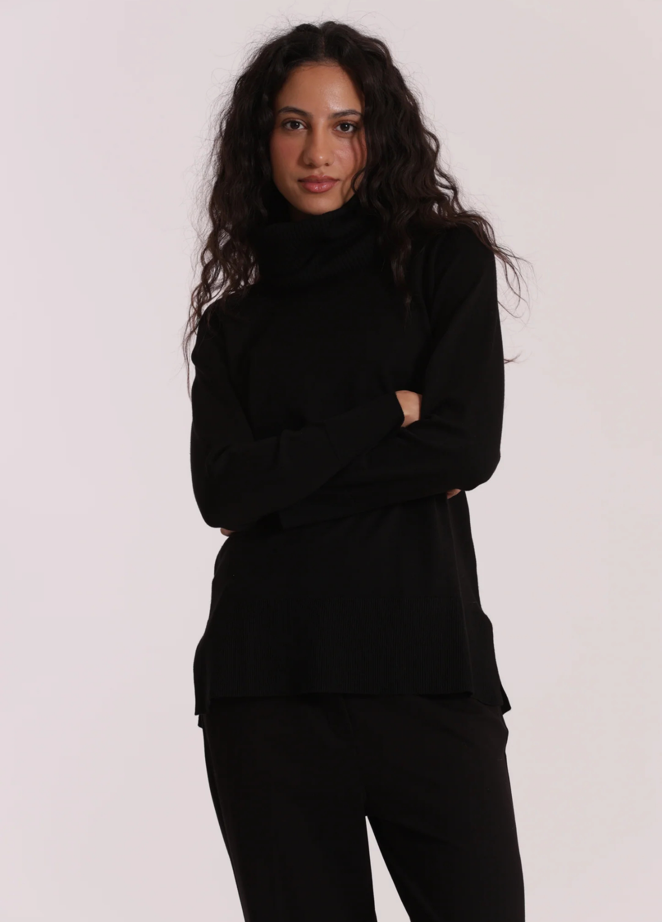 CAMISOLA DE MALHA OVERSIZED COM GOLA REMOVÍVEL - MIMI MUA