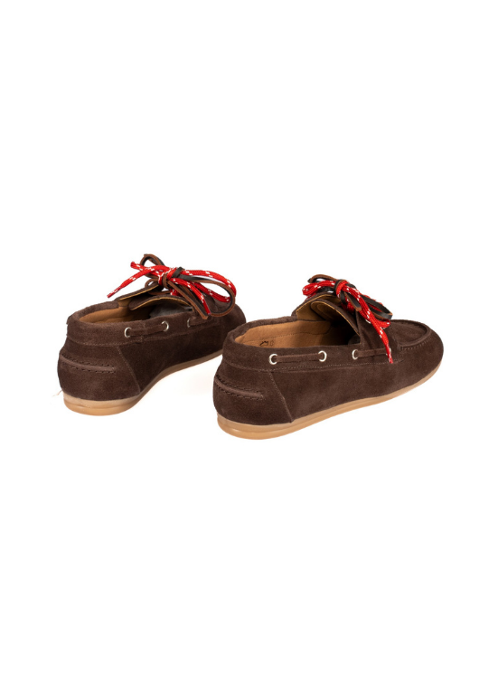MOCASSIM EM CAMURÇA COM ATACADORES DECORATIVOS - TAPADAS