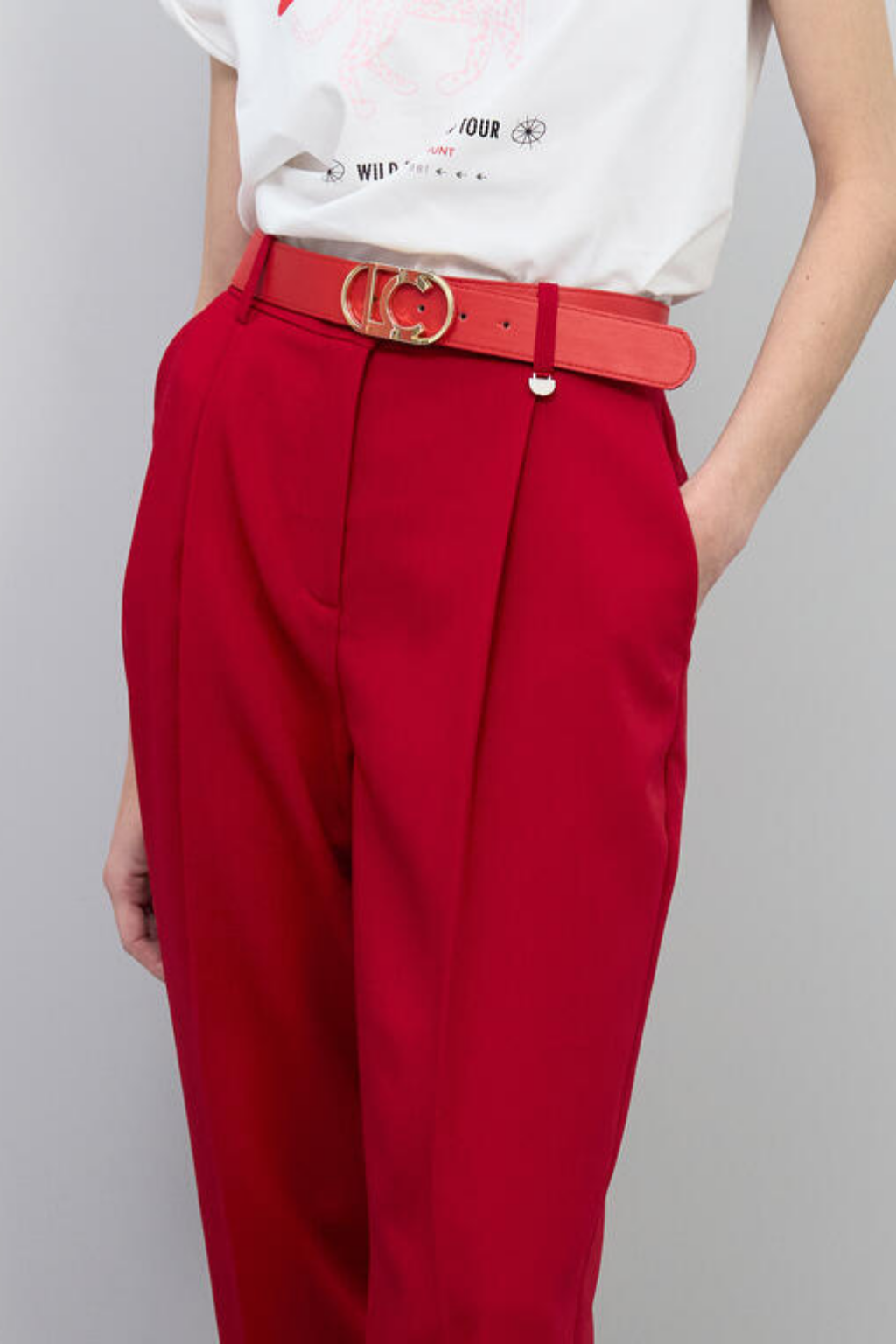 CALÇAS VERMELHAS COM PREGAS - LOLA CASADEMUNT