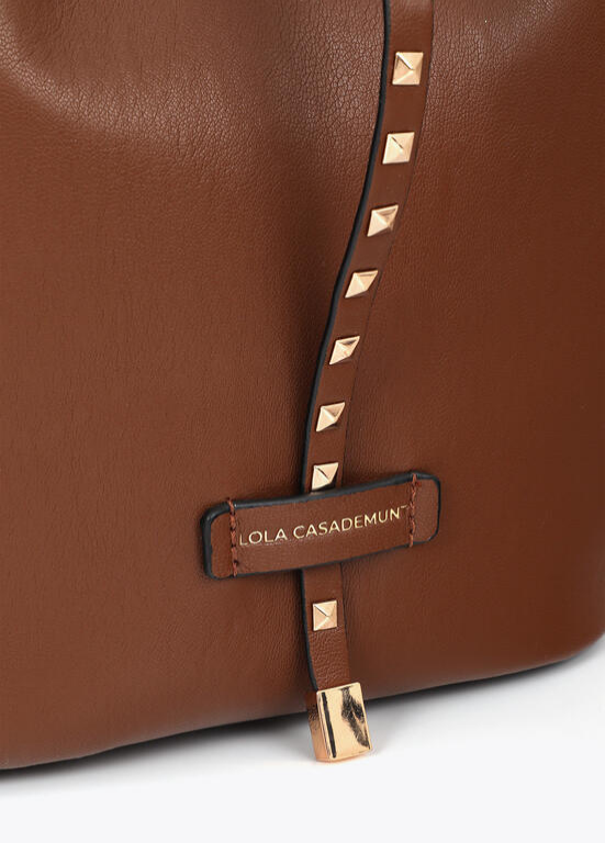 MALA EM ECOPELE CASTANHA COM TACHAS LC - LOLA CASADEMUNT