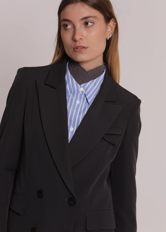 BLAZER LONGO CINZA ASSERTOADO COM TECIDO TÉCNICO - MIMI MUA