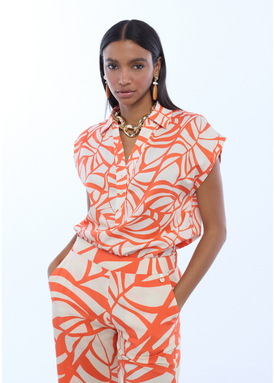 BLUSA COM ESTAMPADO DE FOLHAS LARANJA - LOLA CASADEMUNT