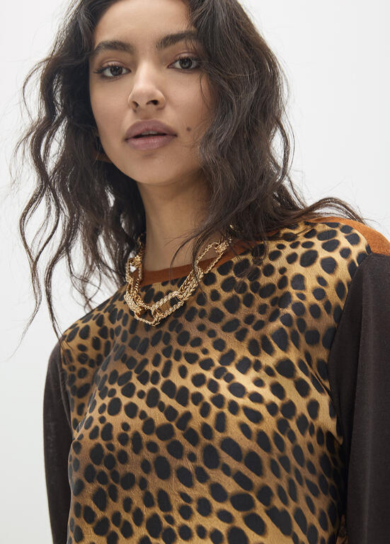 JERSEY ANIMAL PRINT E CONTRASTE NAS COSTAS MAITE - LOLA CASADEMUNT