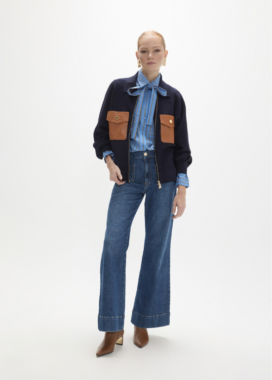 CARDIGAN AZUL MARINHO BOM BOLSOS EM ECOPELE CAMEL - LOLA CASADEMUNT