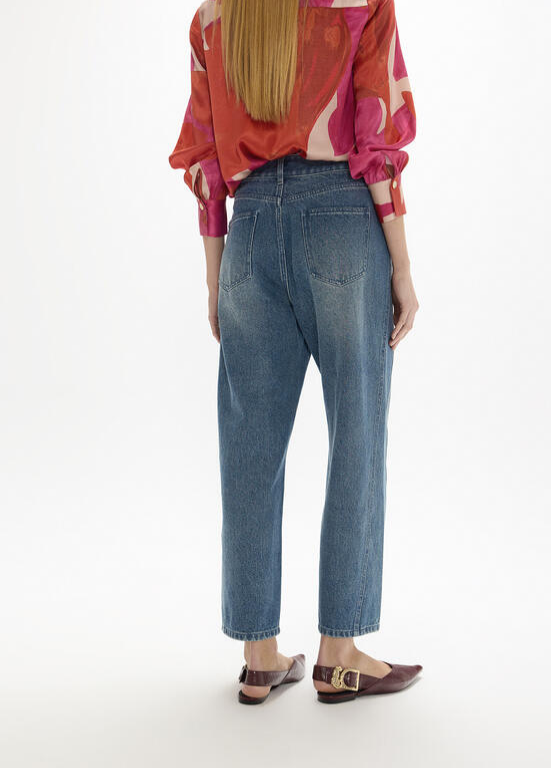 JEANS COM LAVAGEM MÉDIA E PEDRARIAS MULTICOLOR MAITE - LOLA CASADEMUNT