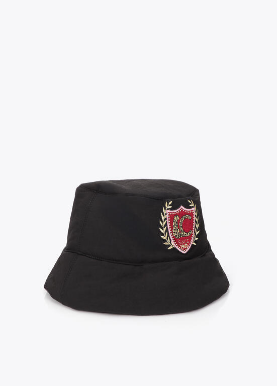CHAPÉU ACOLCHOADO EM NYLON PRETO E EMBLEMA LC - LOLA CASADEMUNT