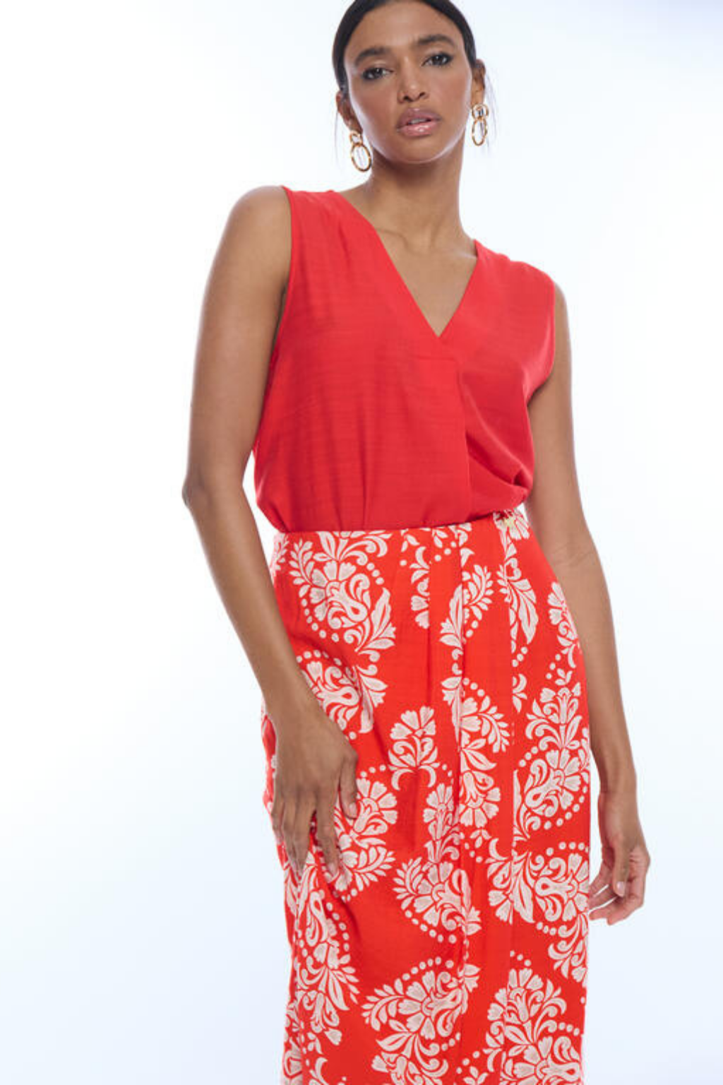 SAIA MIDI VERMELHA COM PADRÃO FLORAL - LOLA CASADEMUNT