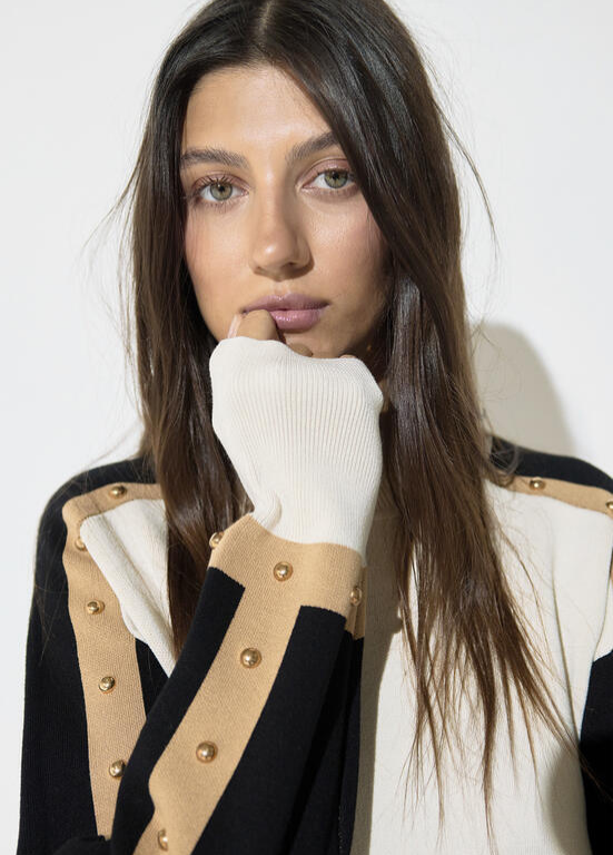JERSEY DE MALHA TRICOLOR CONTRASTANTE COM TACHAS LC - LOLA CASADEMUNT