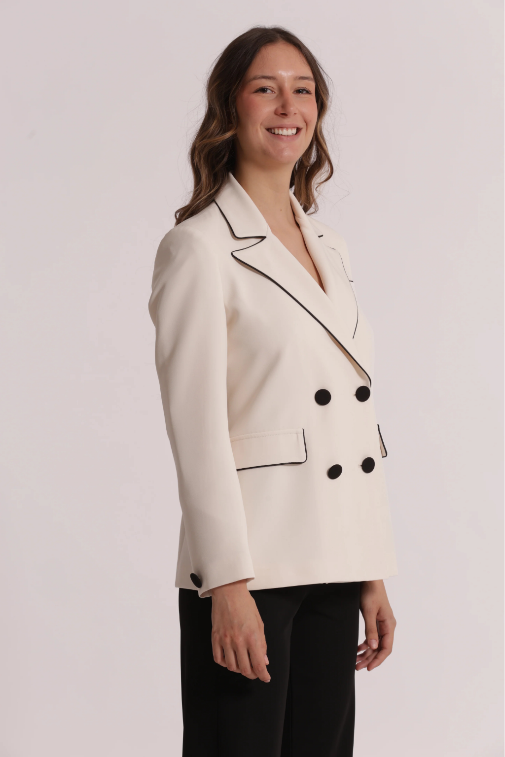 BLAZER BRANCO PÉROLA COM VIVO A PRETO - MIMI MUA
