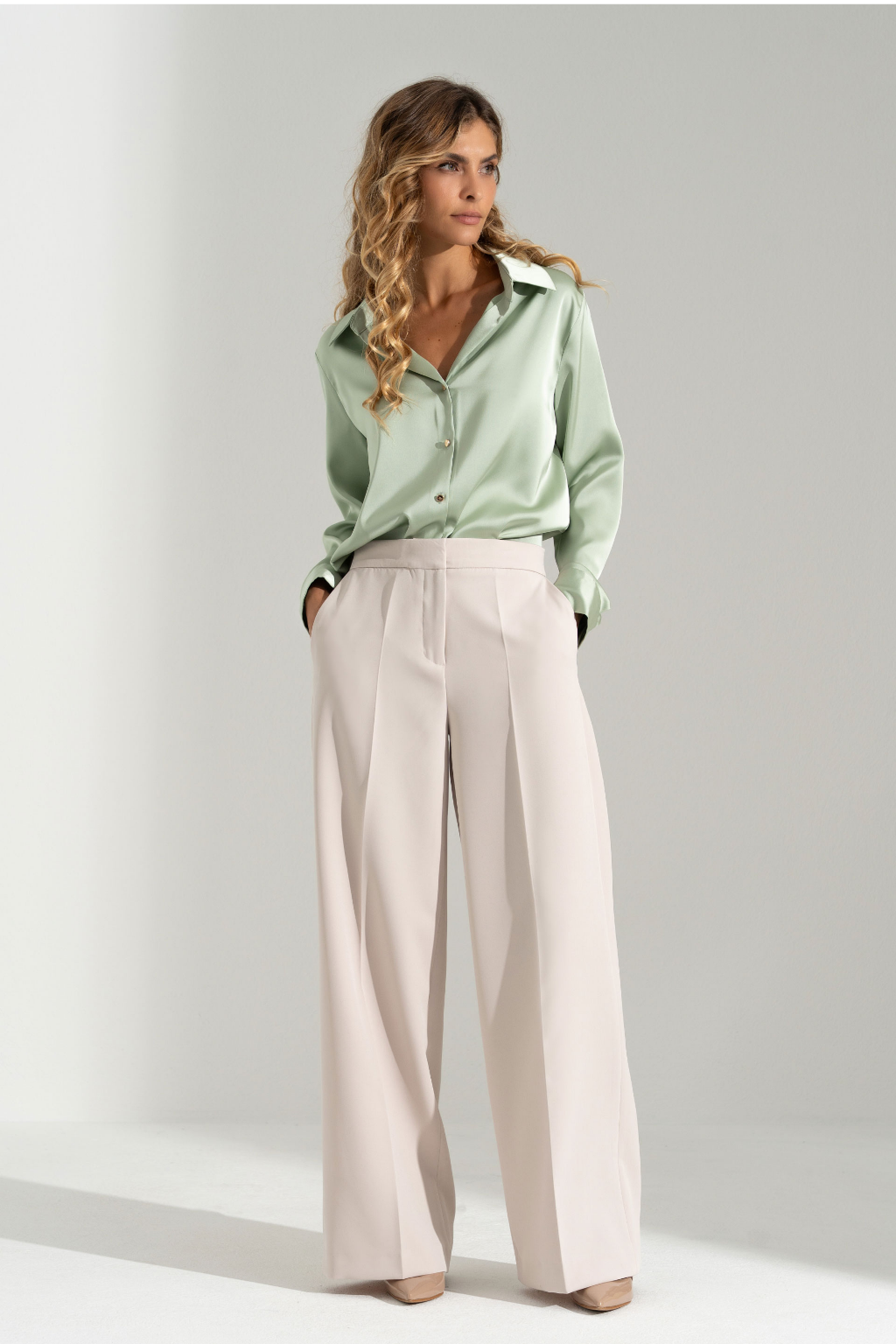 CALÇA CLÁSSICA WIDE LEG COM CINTO ELÁSTICO - FERRACHE