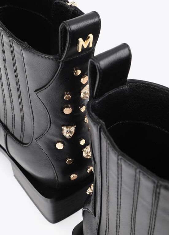 BOTINS PRETOS COM TACHAS DOURADAS MAITE - LOLA CASADEMUNT