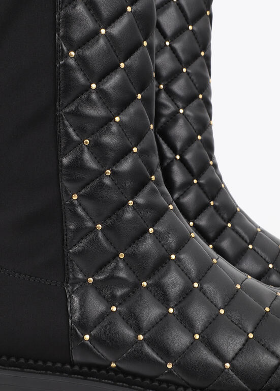 BOTA ALCOCHOADA COM MINI TACHAS E DETALHE DE CORRENTE - LOLA CASADEMUNT