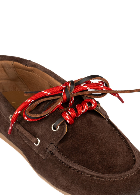 MOCASSIM EM CAMURÇA COM ATACADORES DECORATIVOS - TAPADAS