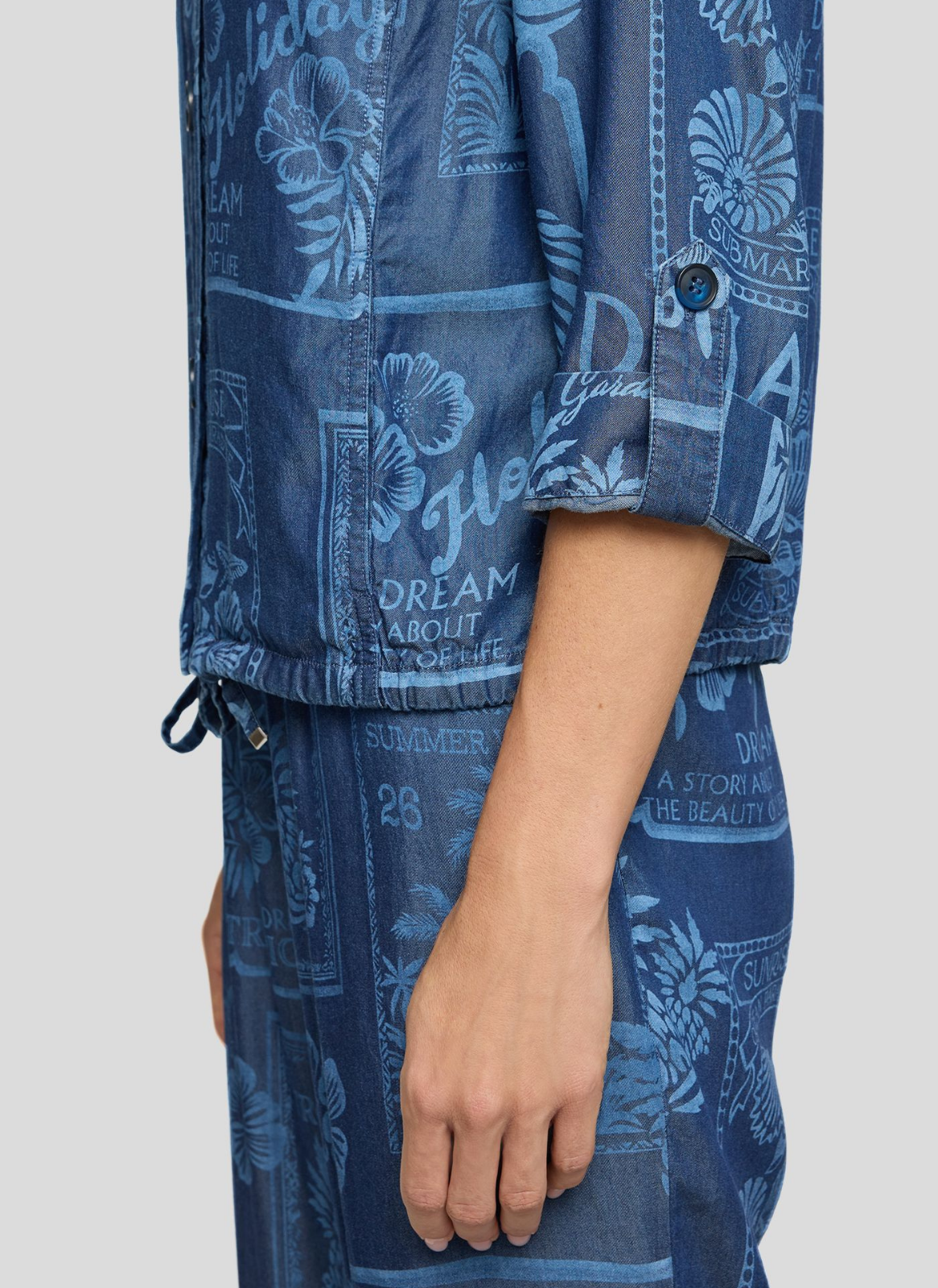 BLUSÃO EM LYOCELL EM GANGA AZUL ESTAMPADO - RABE