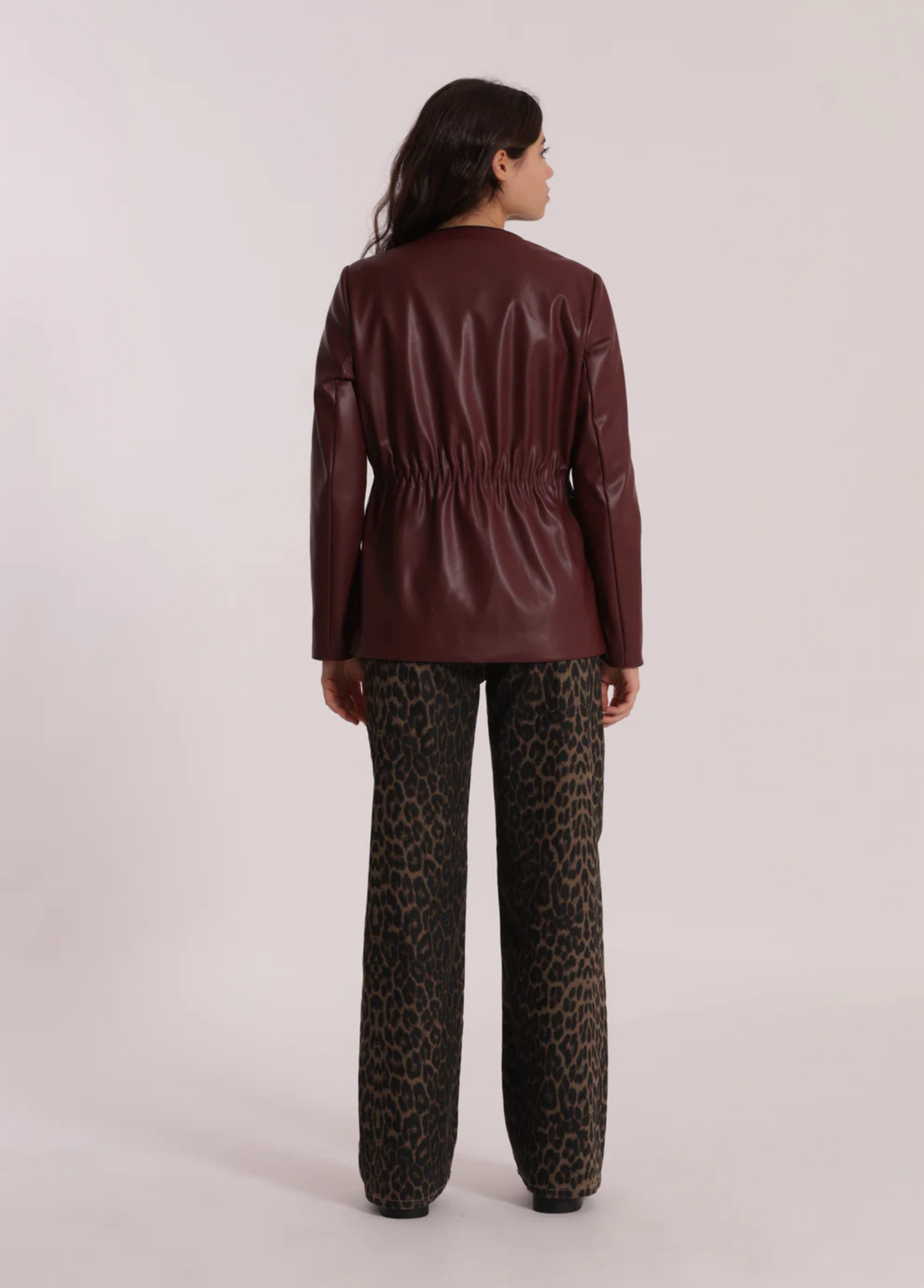 BLUSÃO DE ECOPELE COM FORRO ANIMAL PRINT - MIMI MUA