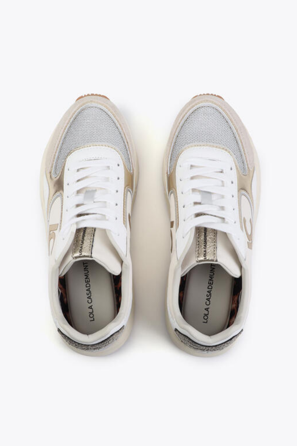 TÉNIS COM SOLA TIPO RUNNING BRANCO E DOURADO - LOLA CASADEMUNT