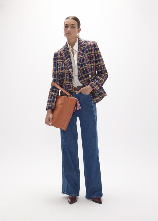 BLAZER EM TWEED AZUL ESCURO COM BOTÕES DOURADOS E CORTE ASSERTOADO - LOLA CASADEMUNT