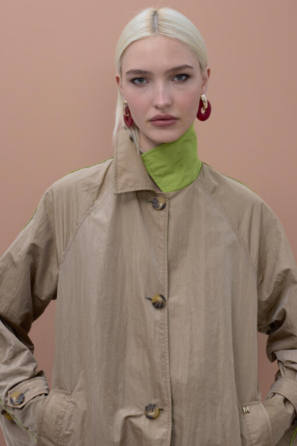 TRENCH REVERSÍVEL BEGE E VERDE - LOLA CASADEMUNT BY MAITE