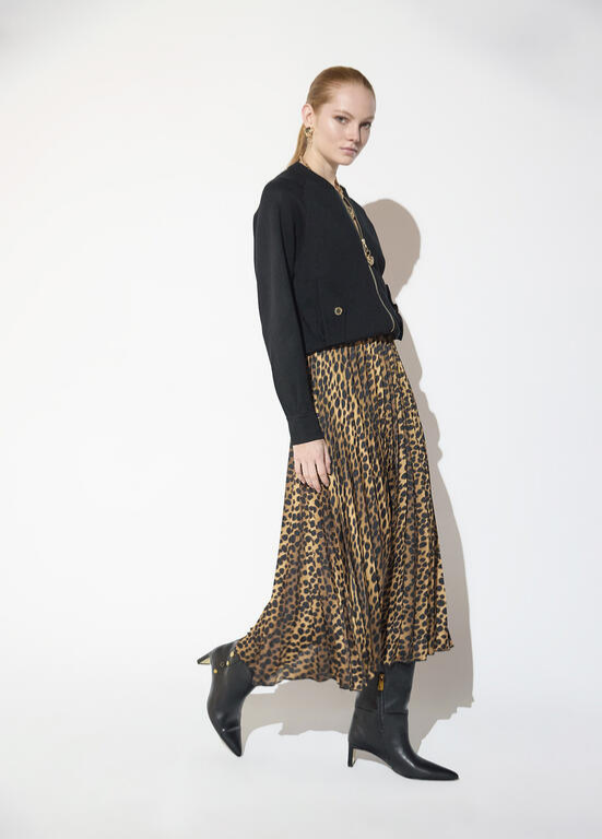 SAIA PLISSADA DE CETIM COM ESTAMPA ANIMAL PRINT BY MAITE - LOLA CASADEMUNT